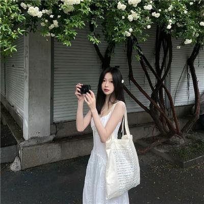阳光中的青时雨